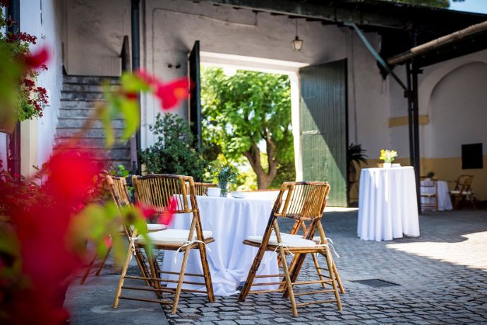 Decoración de boda en bodega