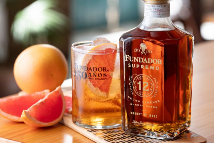 Botella de brandy con denominacion de origen DO